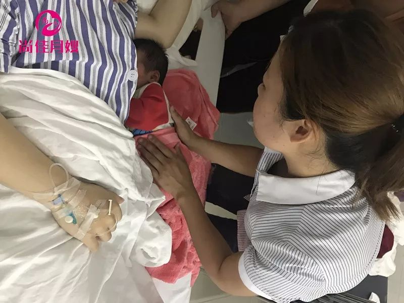 尚佳專業(yè)月嫂丨母乳丨吸奶器吸出來的奶量不能信！