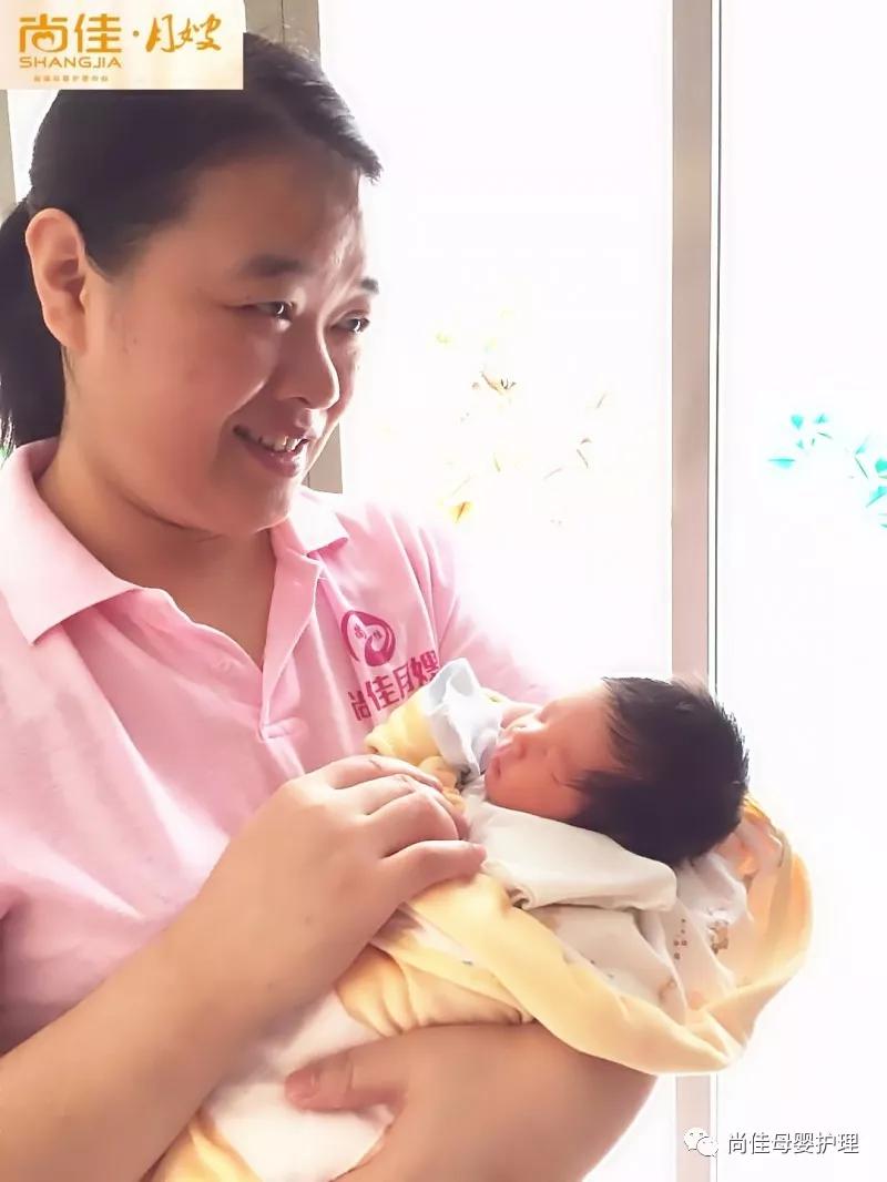 尚佳專業(yè)月嫂 | 母親生病丨 是否需停止哺乳？