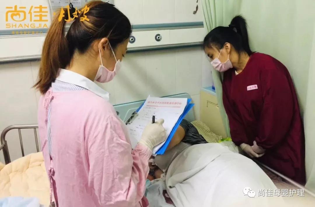 尚佳專業(yè)月嫂丨母乳丨你還認為初乳很臟，要擠掉的嗎？